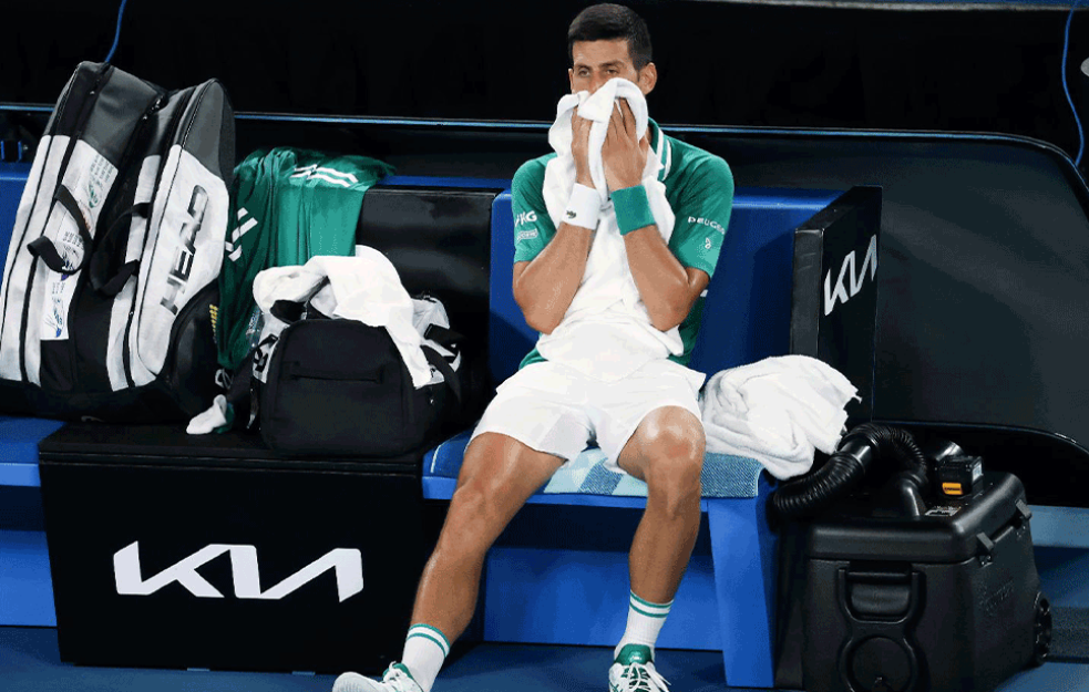 NOVAK ĐOKOVIĆ RAZOČARAN PORAZOM: 'Ovakvi <span style='color:red;'><b>mečevi</b></span> mnogo bole, neću se sećati momenata sa ovog meča'!







